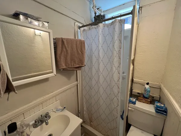 $1,975 | 76 Myrtle Street, Unit 2, Boston, MA 02114