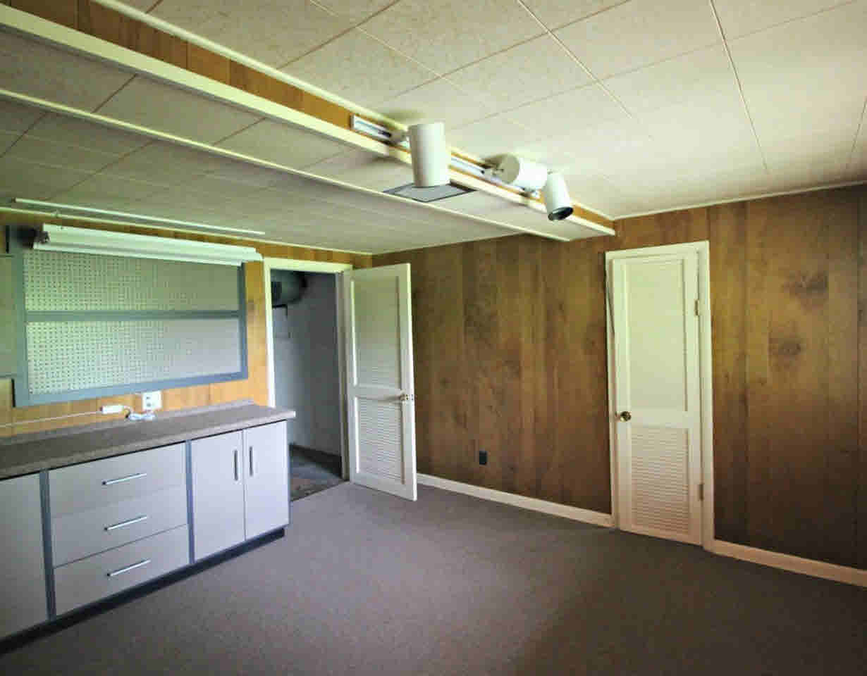 9152 West Stanley Road Flushing, MI 48433 - Photo 22 of 31 21305277-21.JPG