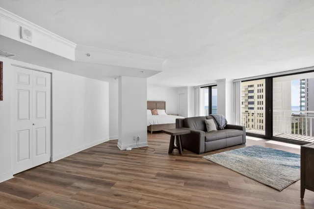 $739,000 | 3000 North Ocean Drive, Unit 14G, Singer Island, FL 33404