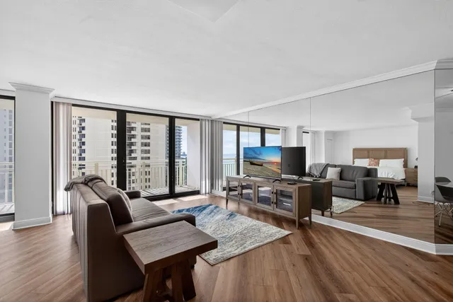 $739,000 | 3000 North Ocean Drive, Unit 14G, Singer Island, FL 33404