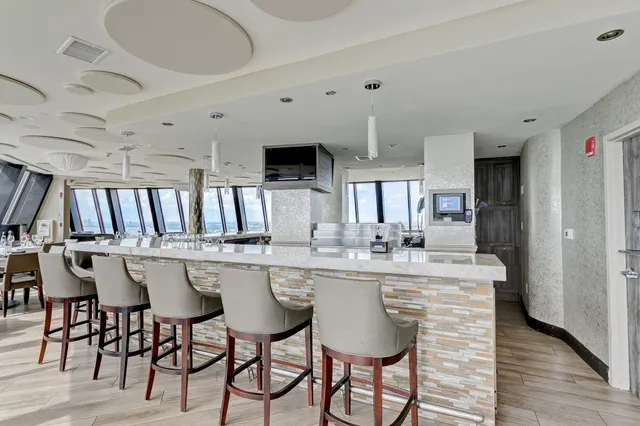 $739,000 | 3000 North Ocean Drive, Unit 14G, Singer Island, FL 33404