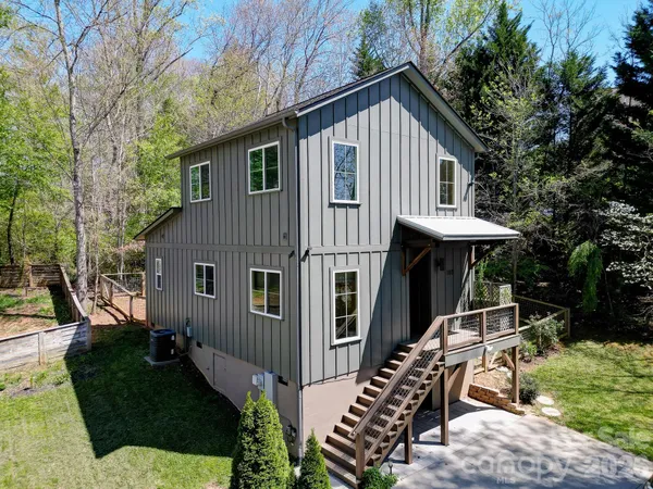 $400,000 | 180 Moody Avenue, Candler, NC 28715