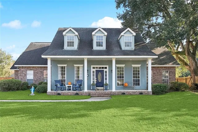 $475,000 | 717 River Oaks Drive, Covington, LA 70433