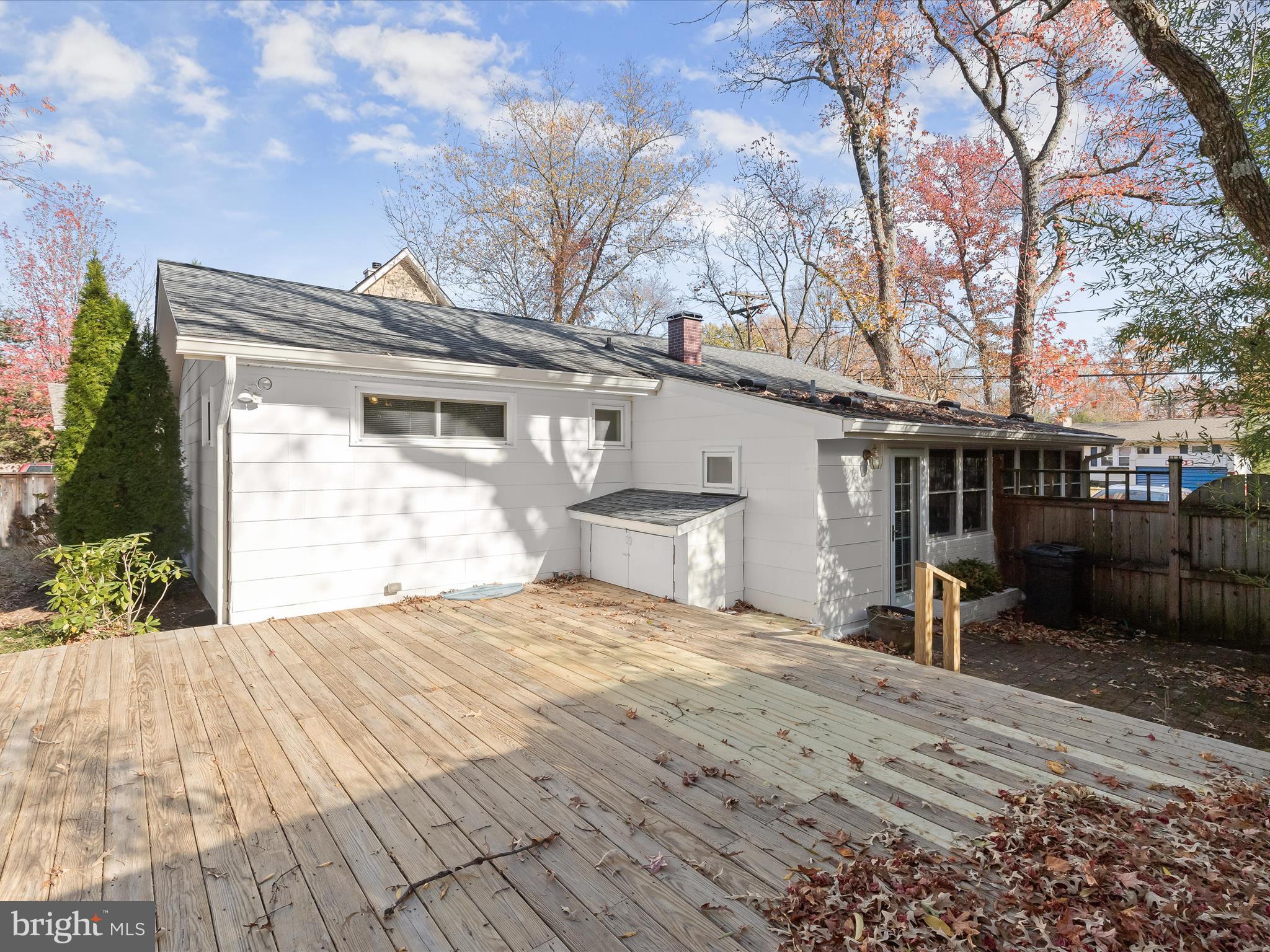 2842 Carrollton Road Annapolis, MD 21403 - Photo 31 of 48 Ground deck