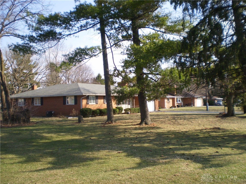 1086 Grange Hall Road Dayton, OH 45430 - Photo 2 of 15