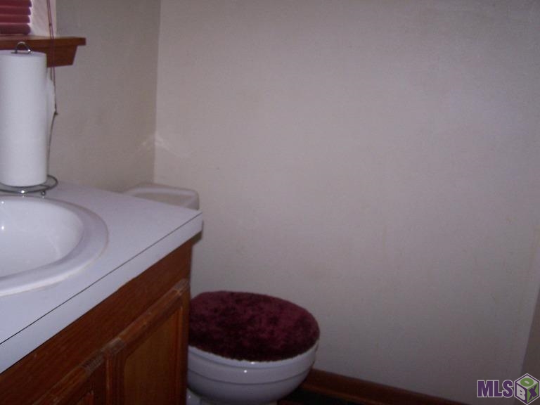 831 North 46th Street Baton Rouge, LA 70802 - Photo 8 of 10 Half Bath