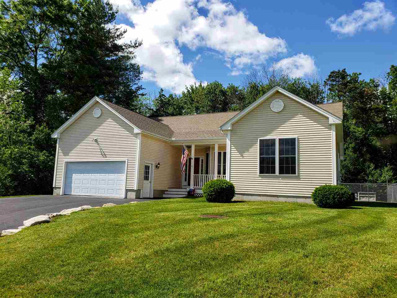 6 Rae Brook Road Hooksett, NH 03106 - Photo 3 of 36