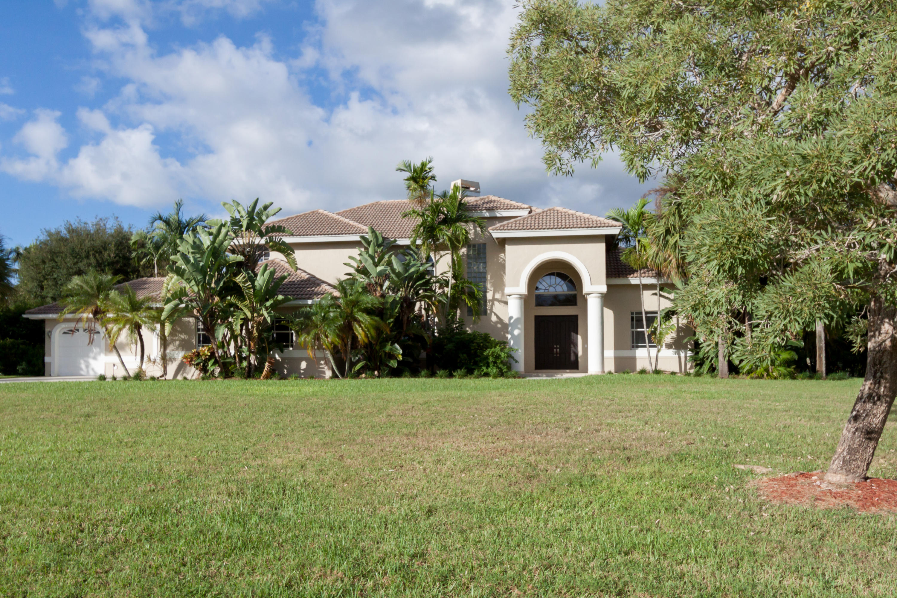 8299 Sawpine Road Delray Beach, FL 33446 - Photo 2 of 15 FRONT