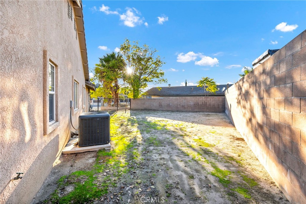 1230 Shellie Lane Hemet, CA 92543 - Photo 32 of 44 a view of yard with an outdoor space
