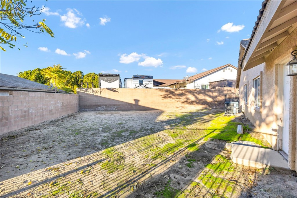 1230 Shellie Lane Hemet, CA 92543 - Photo 34 of 44 a view of an outdoor space and a yard