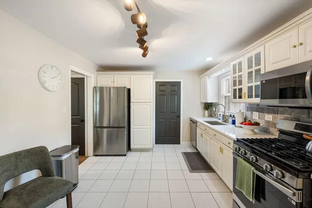 $5,000 | 12548 South Major Avenue, Unit 1D, Palos Heights, IL 60463