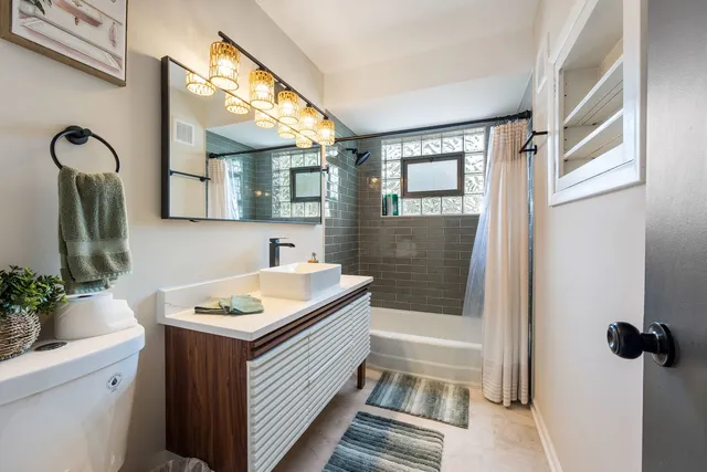 $5,000 | 12548 South Major Avenue, Unit 1D, Palos Heights, IL 60463