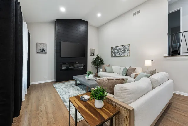 $5,000 | 12548 South Major Avenue, Unit 1D, Palos Heights, IL 60463