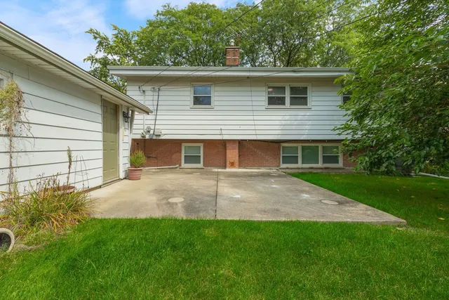 $5,000 | 12548 South Major Avenue, Unit 1D, Palos Heights, IL 60463