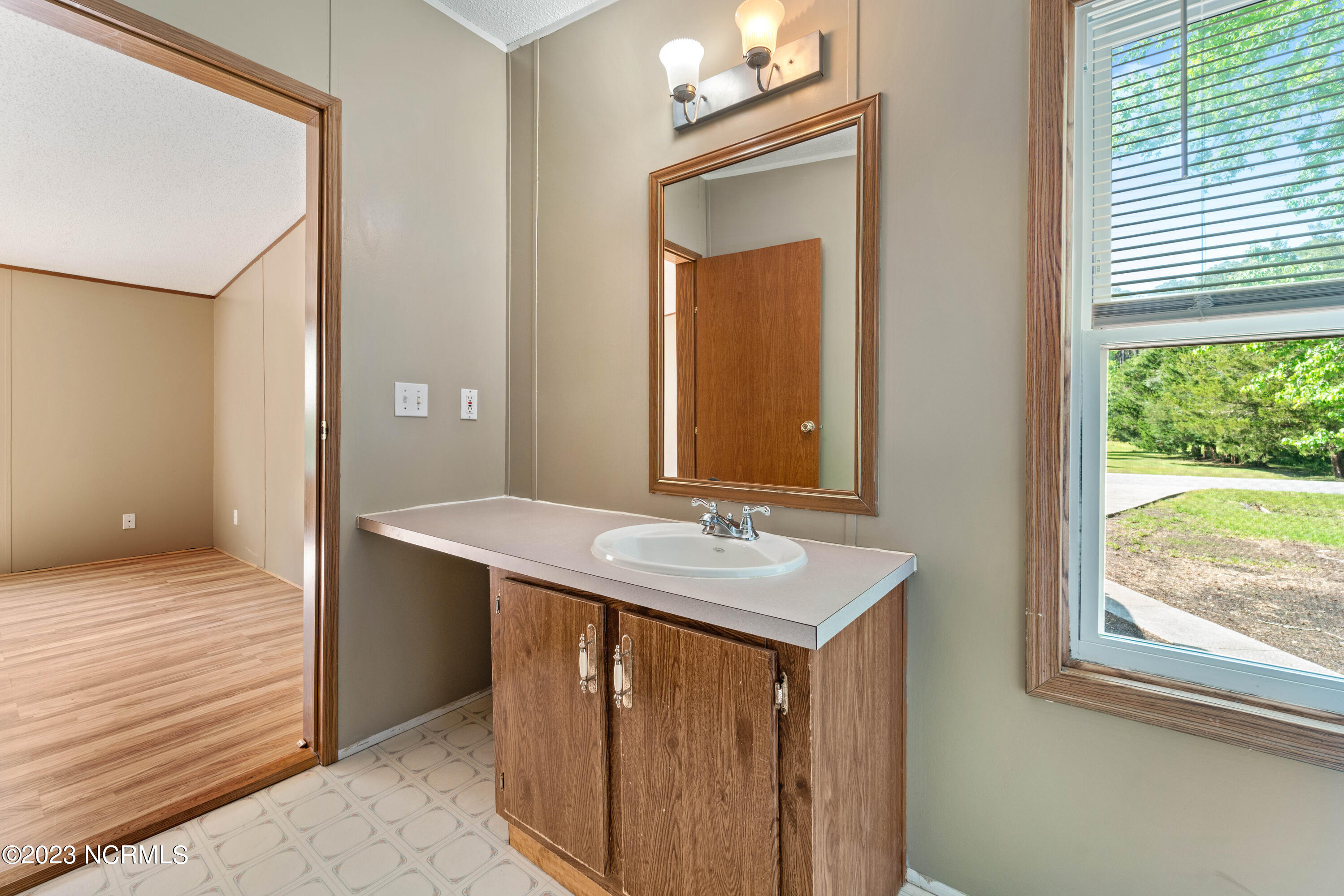 111 Silance Road Jacksonville, NC 28540 - Photo 28 of 44 111 Silance - (46)