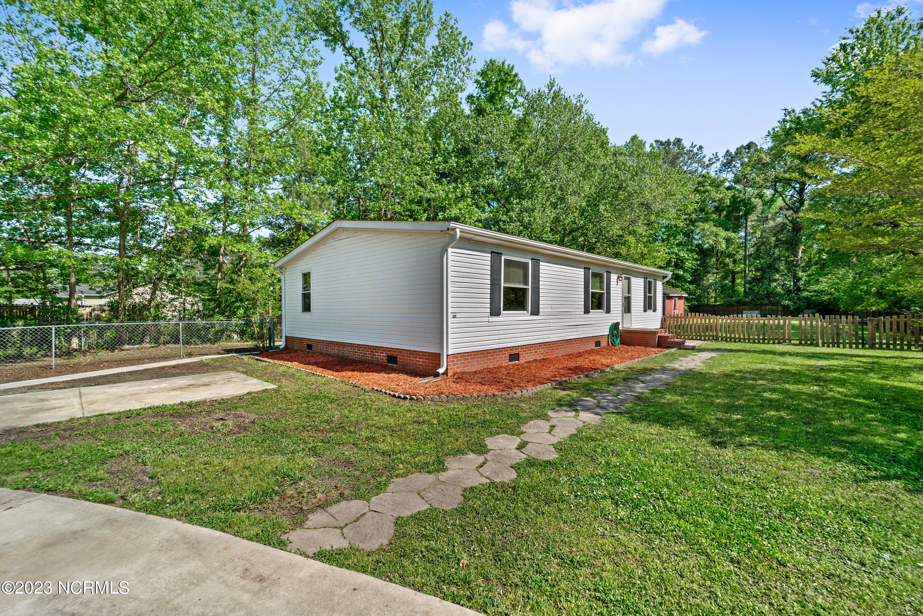 111 Silance Road Jacksonville, NC 28540 - Photo 8 of 44 111 Silance - (7)