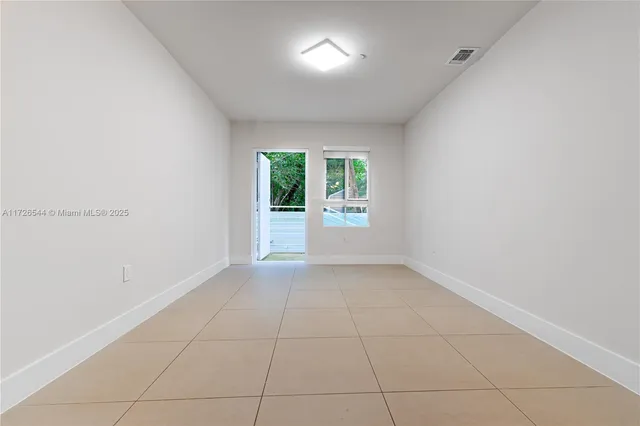 $519,000 | 2555 Northeast 193rd Street, Unit 2102, Miami, FL 33180