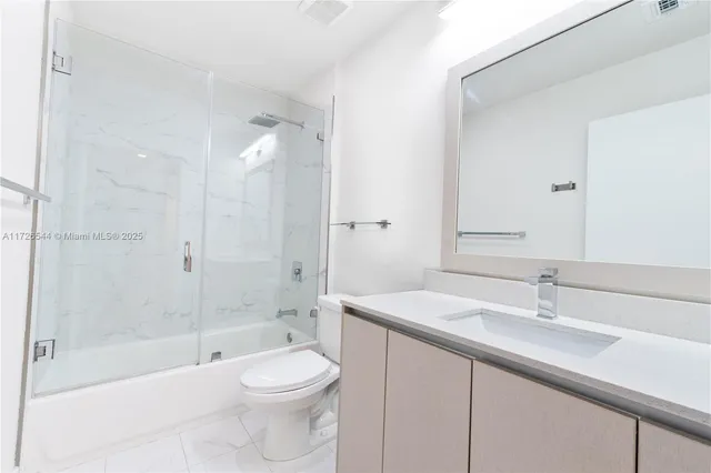 $519,000 | 2555 Northeast 193rd Street, Unit 2102, Miami, FL 33180