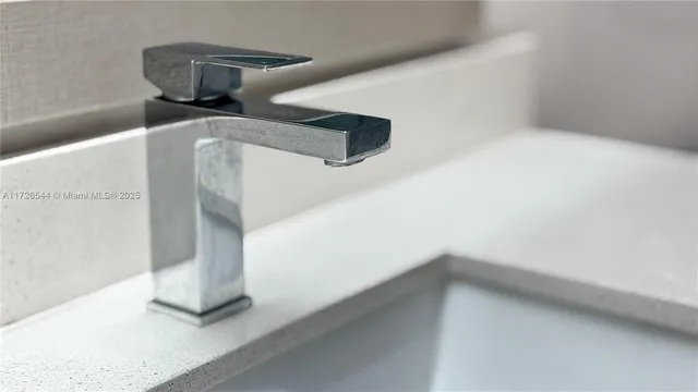 $519,000 | 2555 Northeast 193rd Street, Unit 2102, Miami, FL 33180