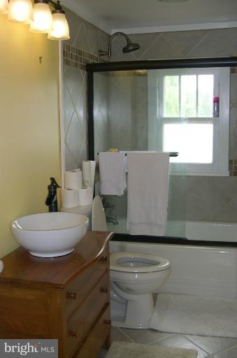 39 Colebrook Road Fredericksburg, VA 22405 - Photo 20 of 22 Powder Room