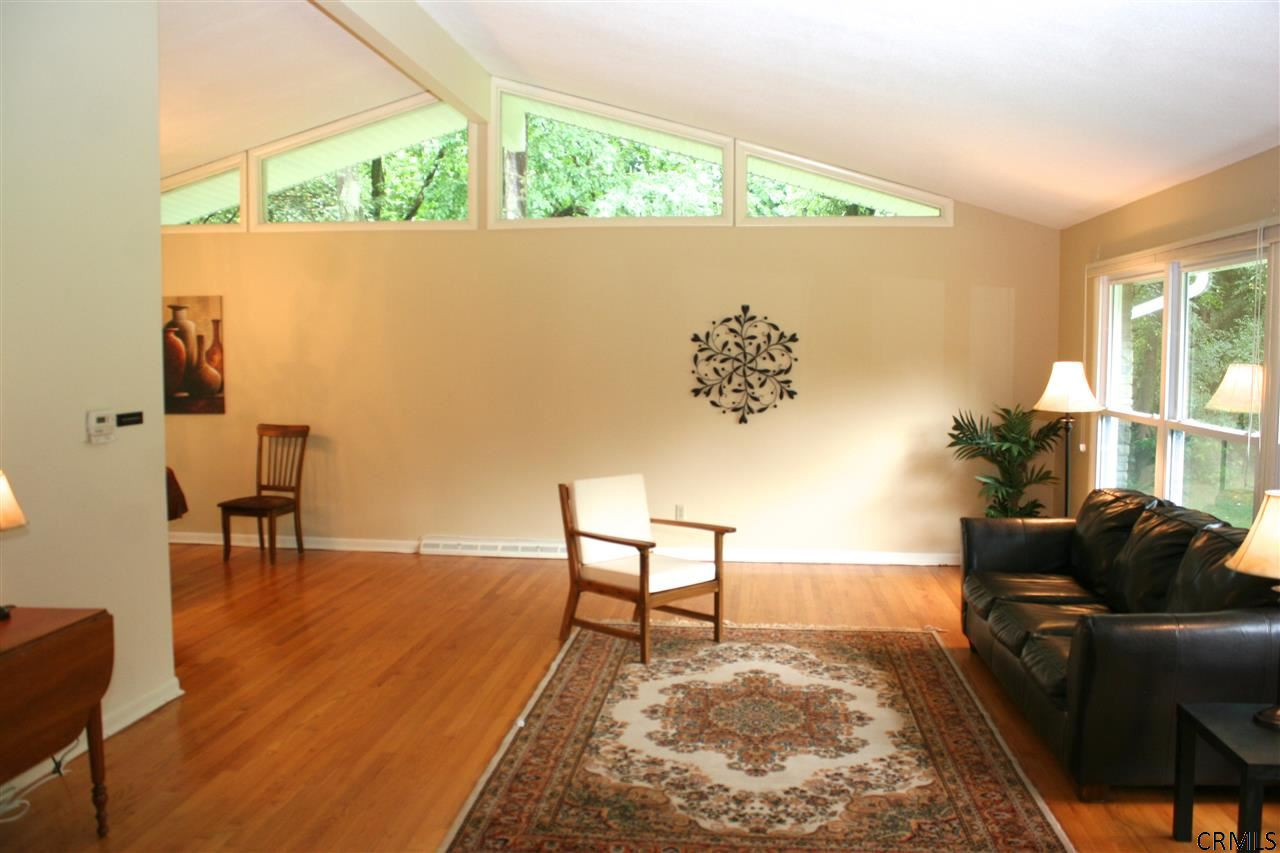 23 Hills Road Colonie, NY 12211 - Photo 2 of 17 Photo 2