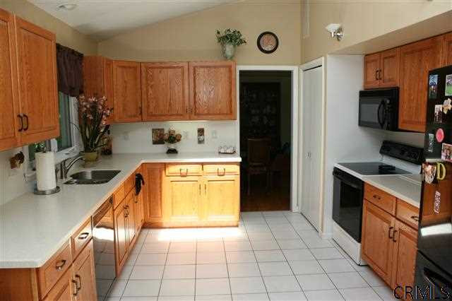 23 Hills Road Colonie, NY 12211 - Photo 3 of 17 Photo 3