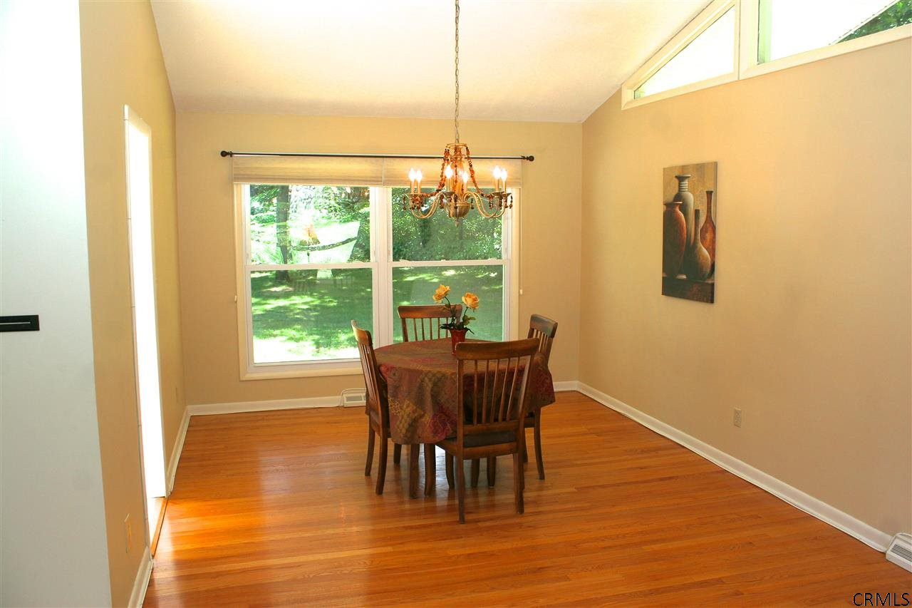23 Hills Road Colonie, NY 12211 - Photo 4 of 17 Photo 4