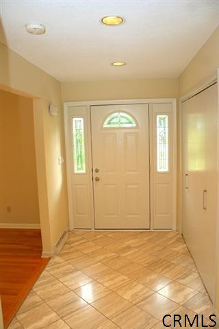 23 Hills Road Colonie, NY 12211 - Photo 5 of 17 Photo 5