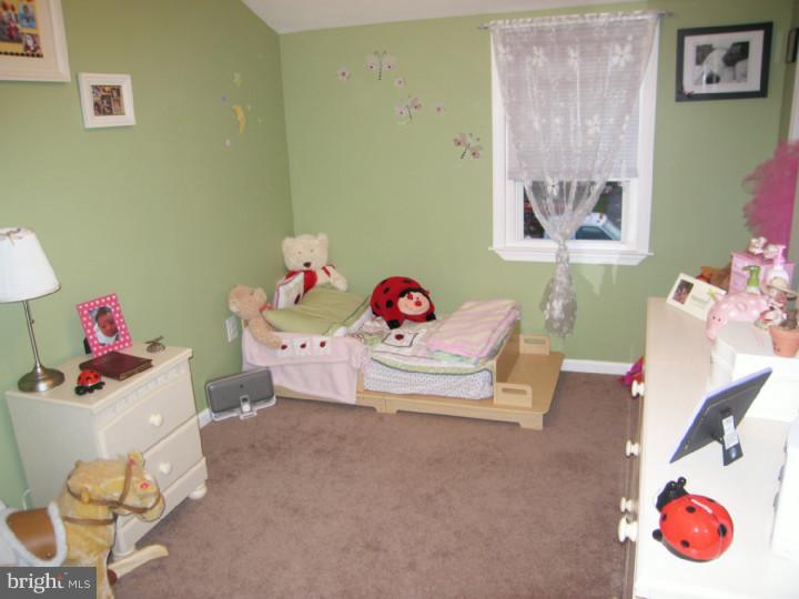 518 Ridley Avenue Folsom, PA 19033 - Photo 12 of 16 Bedroom 2