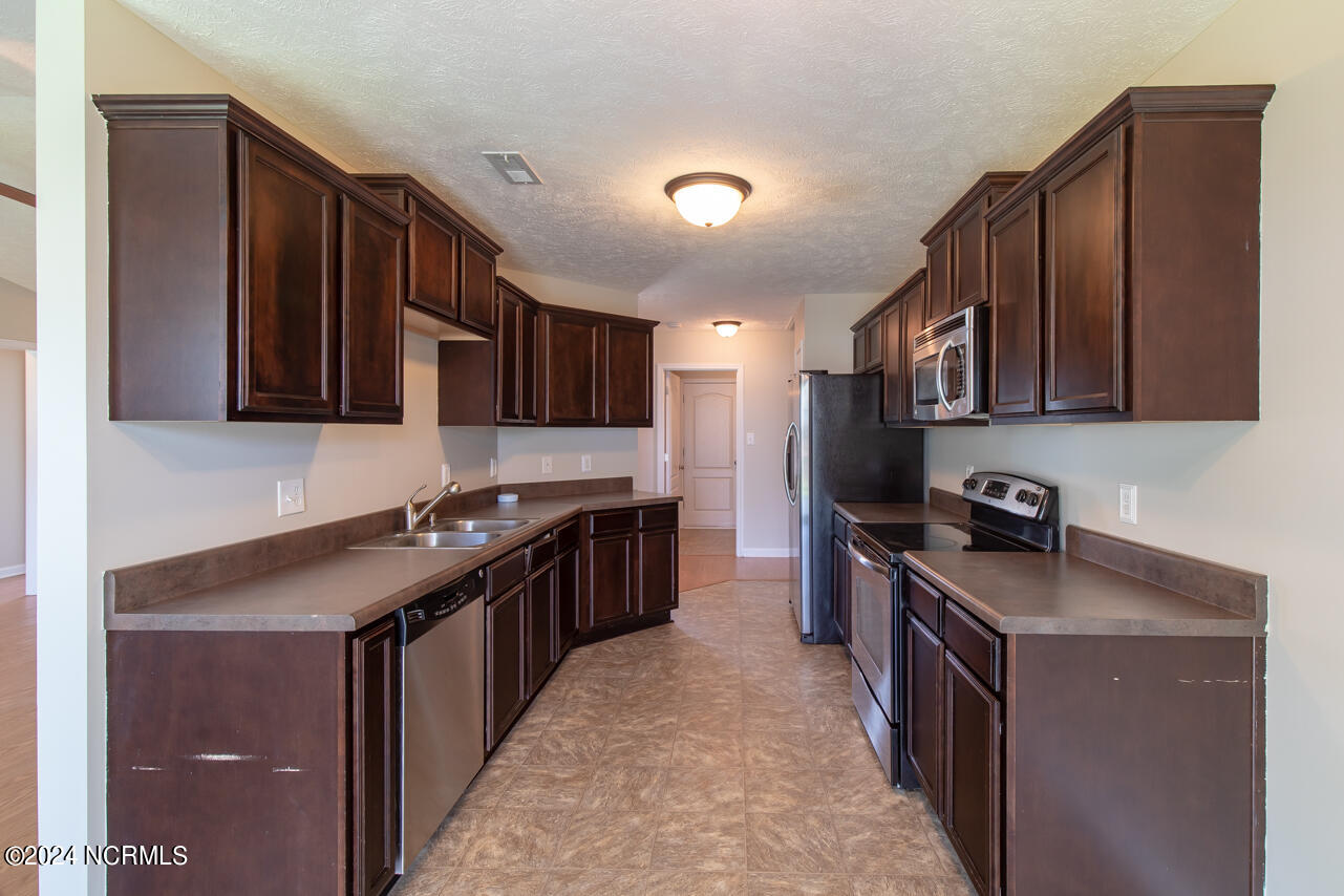 220 Merin Height Road Jacksonville, NC 28546 - Photo 5 of 18