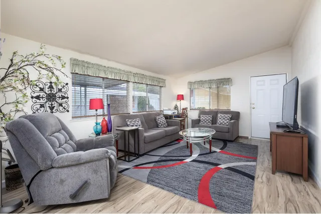 $157,000 | 336 East Alluvial Avenue, Unit 310, Fresno, CA 93720