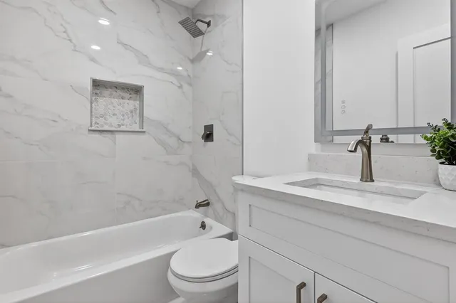 $775,000 | 631 Curtiss Parkway, Miami Springs, FL 33166