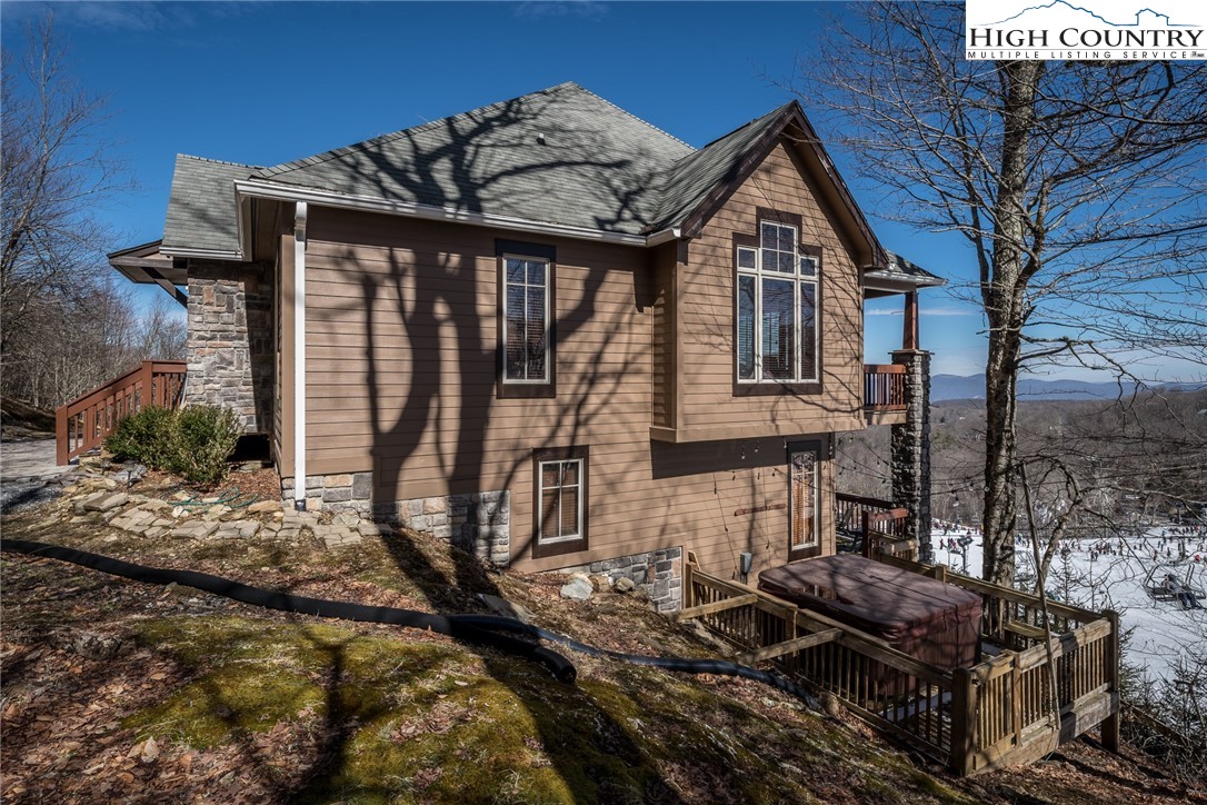22 The Slopes Road Beech Mountain, NC 28604 - Photo 5 of 20 Gallery Image 5
