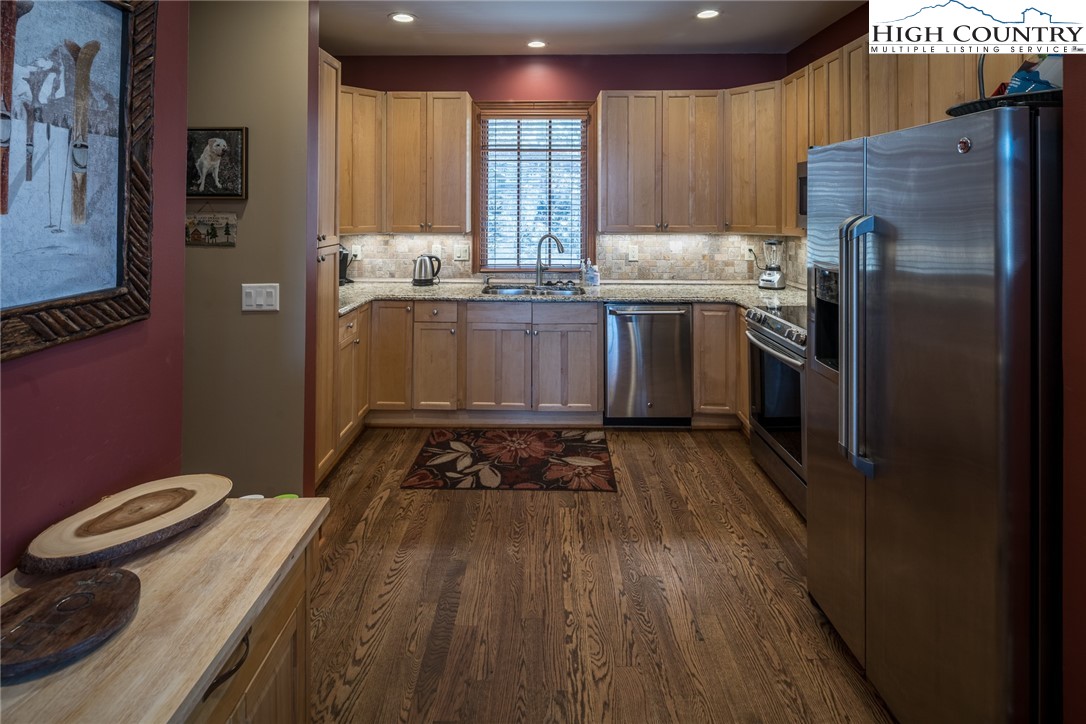 22 The Slopes Road Beech Mountain, NC 28604 - Photo 8 of 20 Gallery Image 8