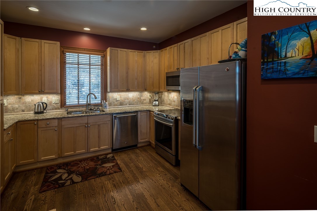 22 The Slopes Road Beech Mountain, NC 28604 - Photo 9 of 20 Gallery Image 9