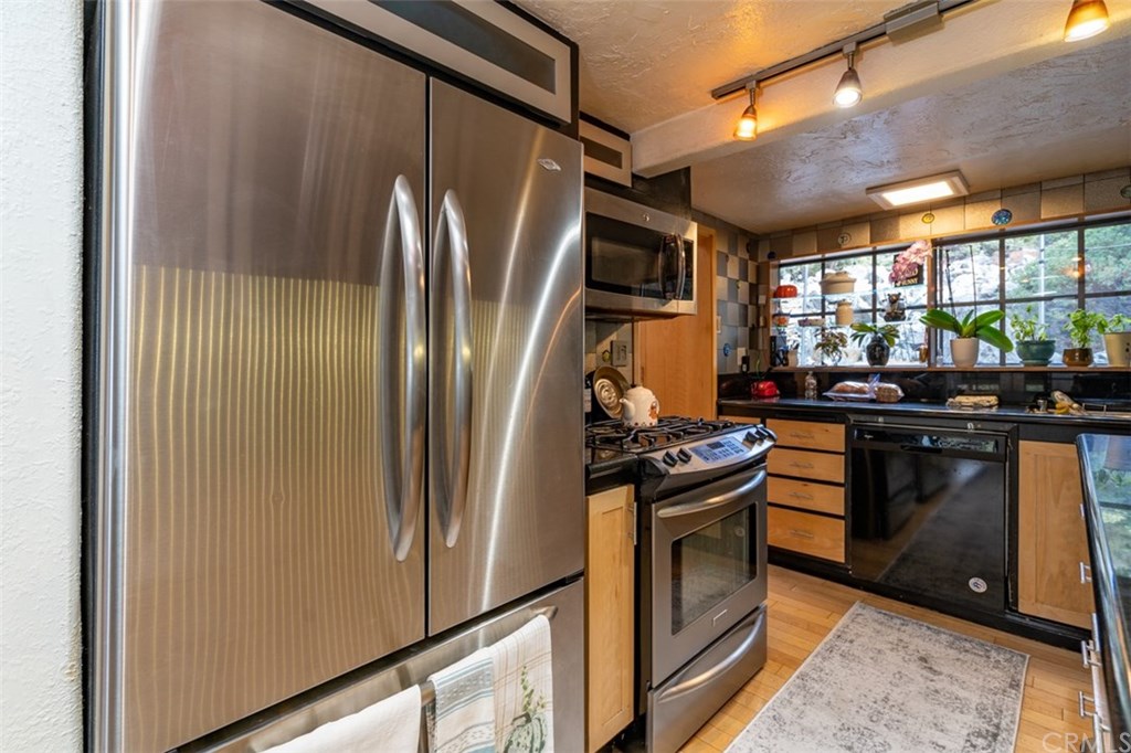 31 Glacier Point Mt Baldy, CA 91759 - Photo 11 of 29