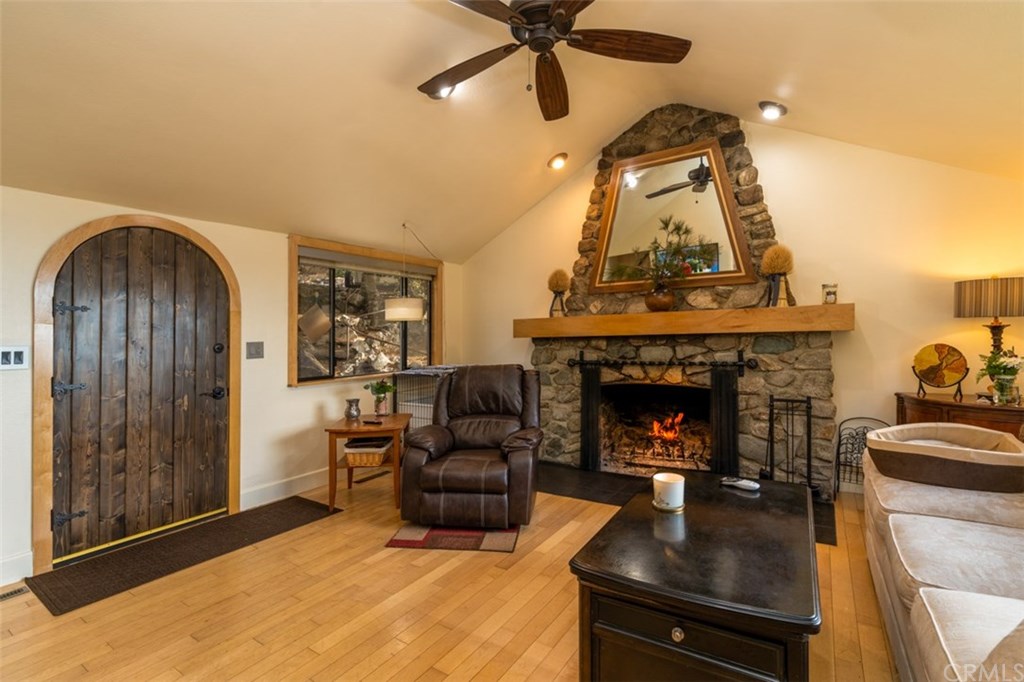 31 Glacier Point Mt Baldy, CA 91759 - Photo 3 of 29