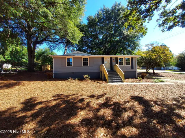 $289,000 | 201 North Leak Street, Southern Pines, NC 28387