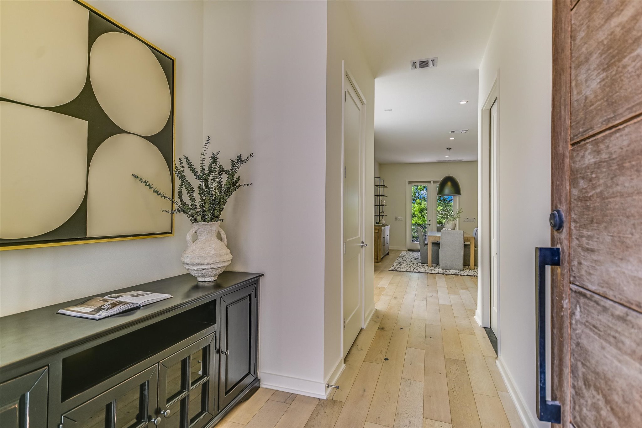 2610 Watkins Way Austin, TX 78746 - Photo 4 of 23