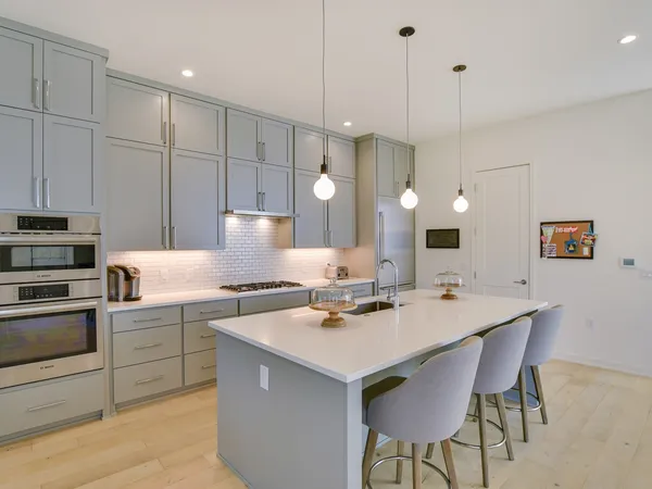 $1,490,000 | 2610 Watkins Way, Austin, TX 78746