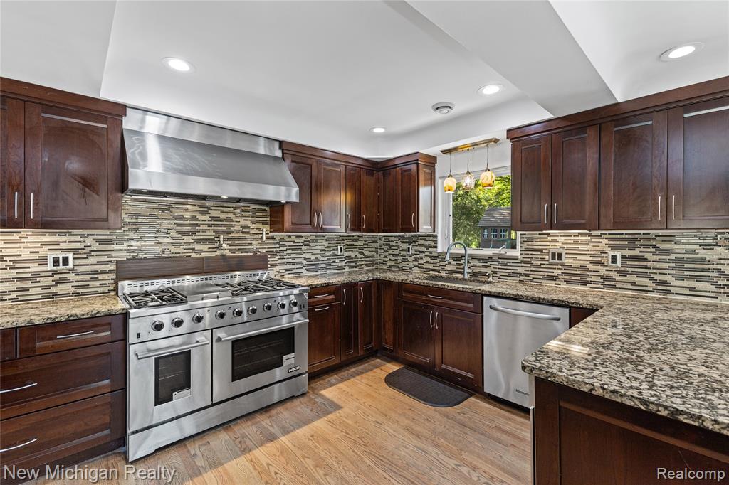 8359 Chicago Road Warren, MI 48093 - Photo 16 of 74