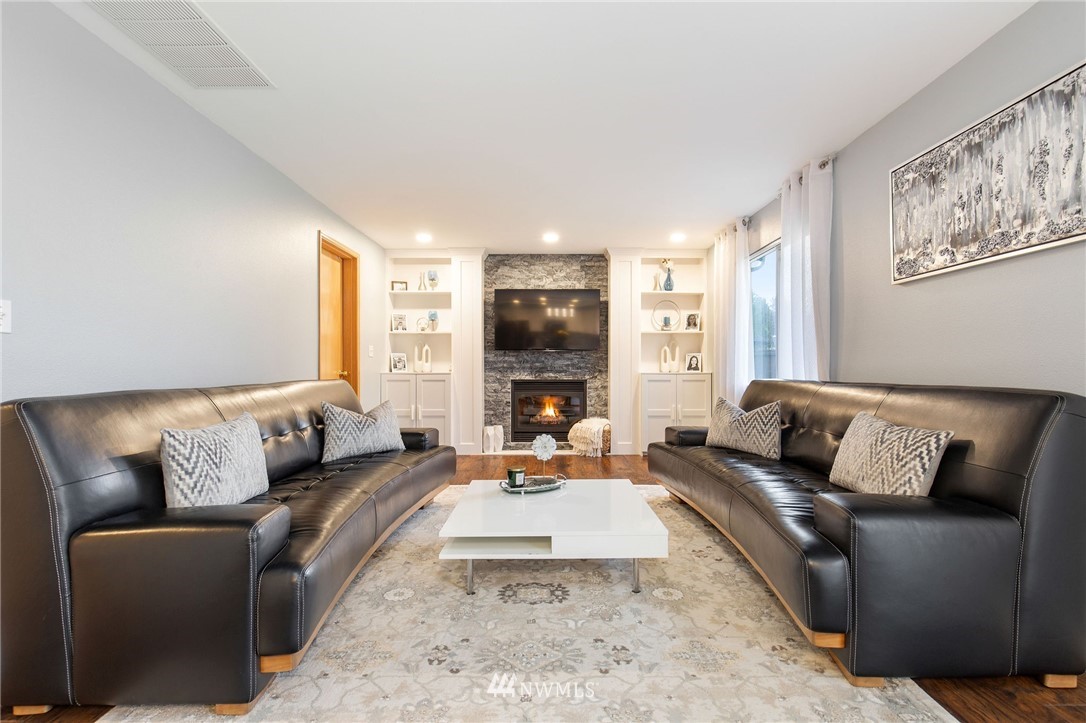 300 Mt Baker Place Northeast Renton, WA 98059 - Photo 11 of 31 Gallery Image 11
