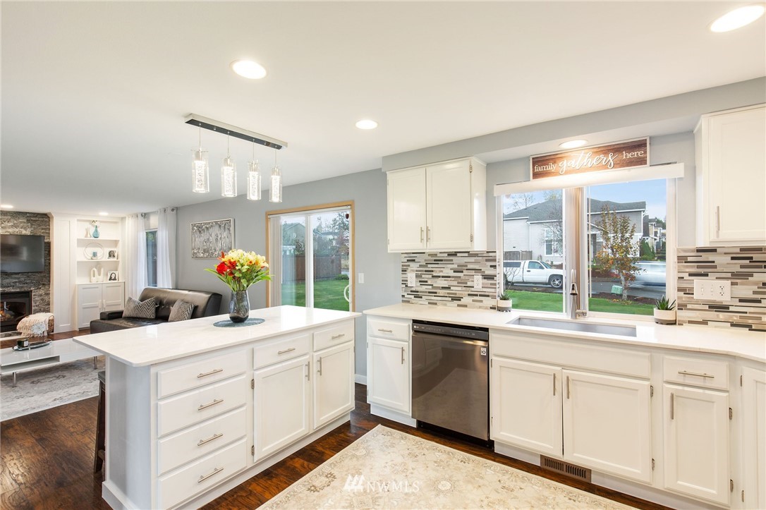 300 Mt Baker Place Northeast Renton, WA 98059 - Photo 14 of 31 Gallery Image 14
