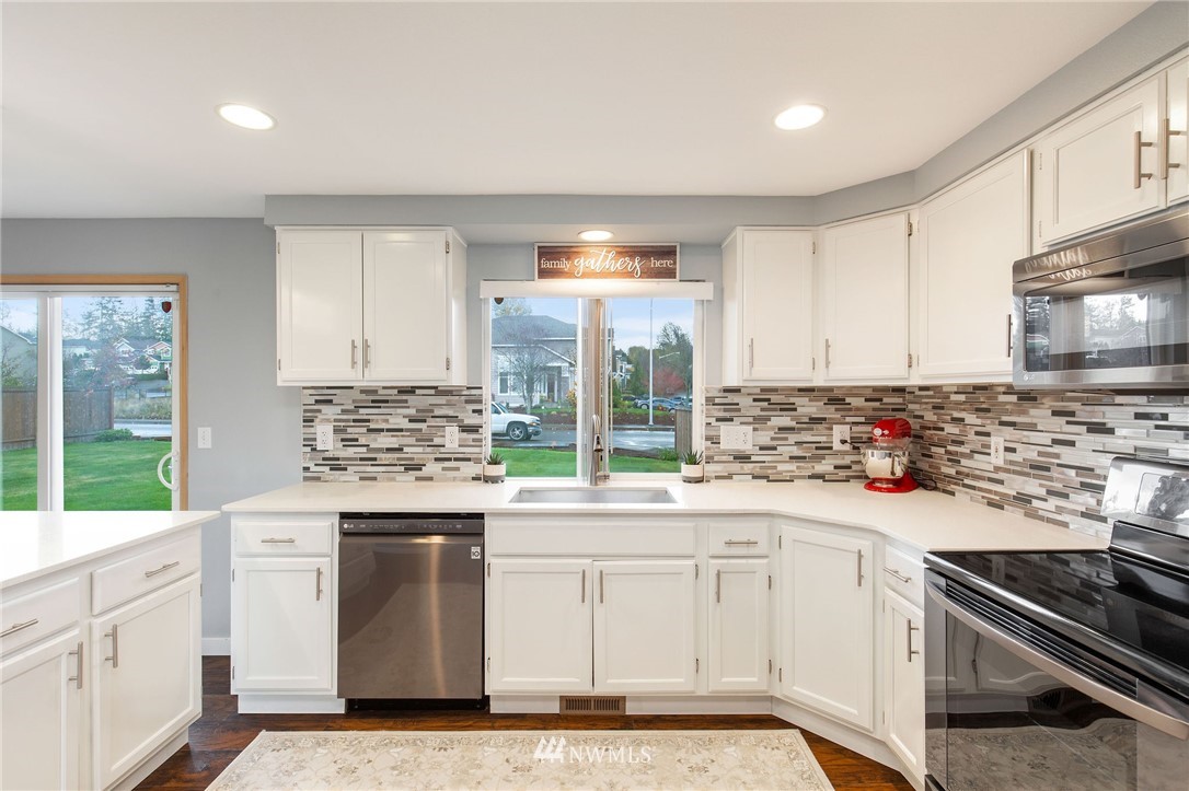 300 Mt Baker Place Northeast Renton, WA 98059 - Photo 16 of 31 Gallery Image 16