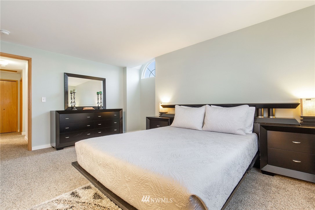 300 Mt Baker Place Northeast Renton, WA 98059 - Photo 20 of 31 Gallery Image 20