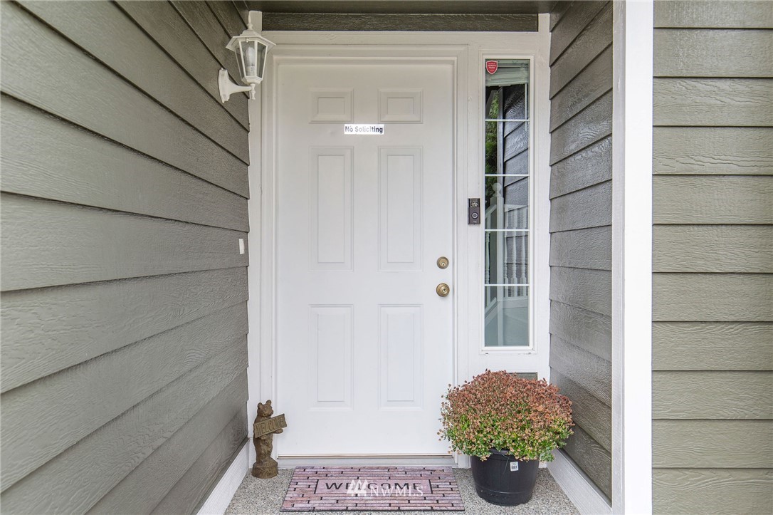 300 Mt Baker Place Northeast Renton, WA 98059 - Photo 4 of 31 Gallery Image 4