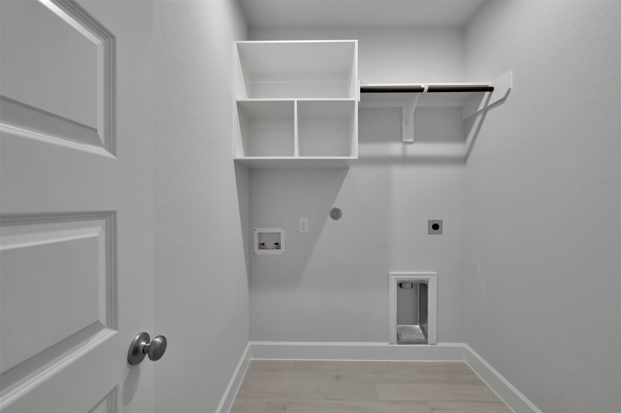 15715 Autumn Sun Conroe, TX 77302 - Photo 5 of 23 a bathroom with a shower