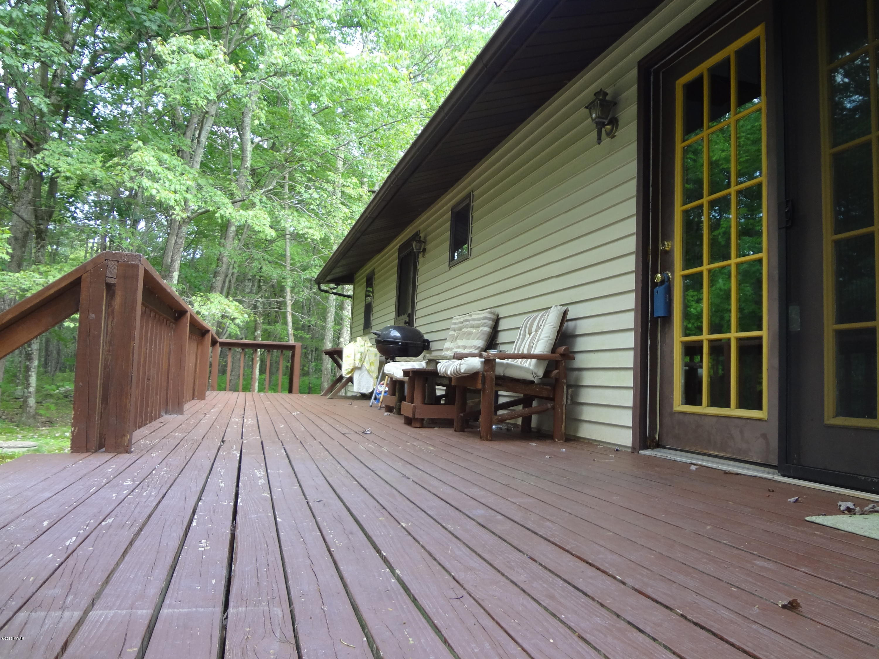 246 Perry Road Greentown, PA 18426 - Photo 6 of 24