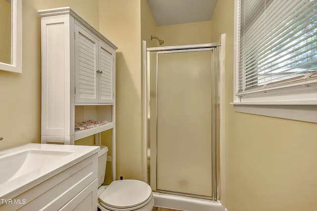 $240,000 | 22126 Pinebrook Drive, Bristol, VA 24202