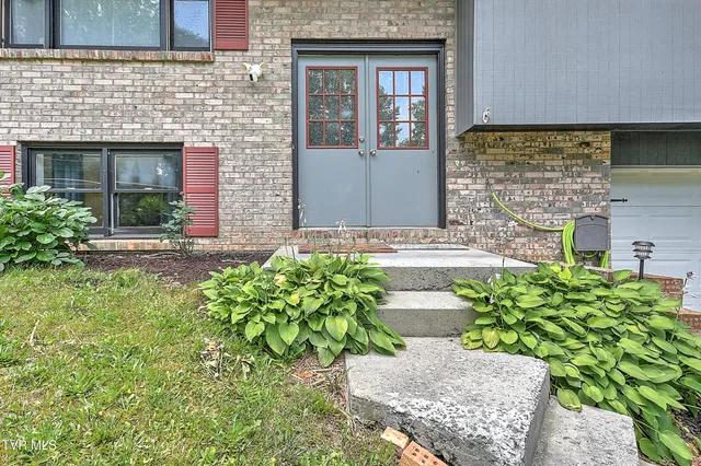 $240,000 | 22126 Pinebrook Drive, Bristol, VA 24202